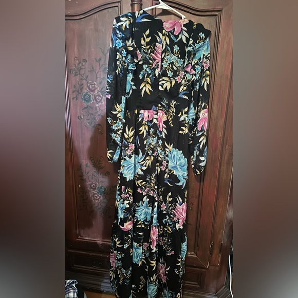 Fourteenth Place Floral Maxi Dress - Picture 6 of 6
